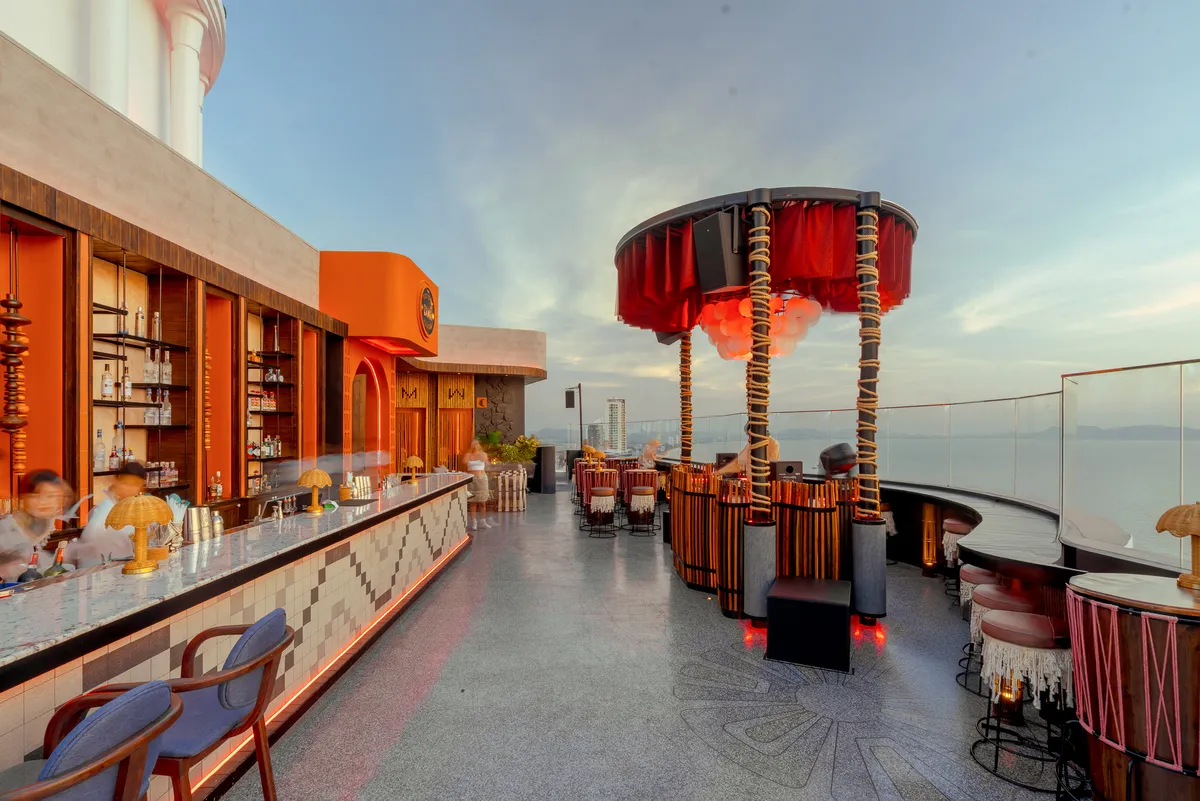 Skybar Area